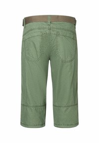 Grüne Bermudashorts mit einem strukturierten Muster, vier Taschen und einem braunen elastischen Bund. Mit genähten Säumen und einer lockeren Passform.