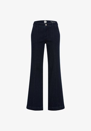 Donkerblauwe jeans met hoge taille, met voorste plooi- naden, broekriemlussen en een knoopsluiting, weergegeven tegen een witte achtergrond.