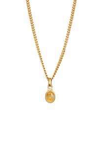 Collier en chaîne dorée avec un pendentif en citrine ovale, caractérisé par une surface lisse et une teinte ambre clair, suspendu à une chaîne maillée.