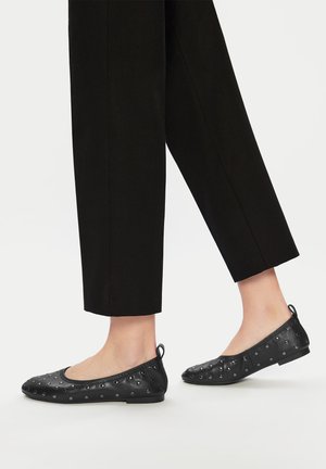 FLATS - Balerínky - black