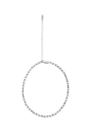 Silberfarbene verstellbare Kette mit flachen, rechteckigen gemusterten Gliedern und einem Karabinerverschluss.