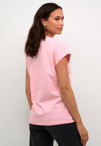 Kaffe COLLINA - Triko s potiskem - candypink melon statement