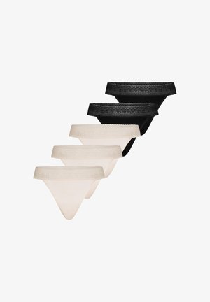 Ensemble de cinq strings pour femmes ornés de dentelle, trois en beige et deux en noir, disposés en diagonale sur un fond blanc.