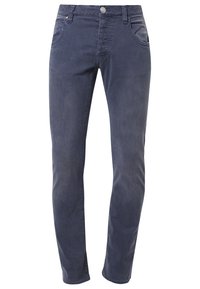 Męskie dżinsy wąskie w ciemnoszarym kolorze z przodem na guzik, szlufkami na pasek, kieszeniami z przodu i z tyłu, wyeksponowane na białym tle.