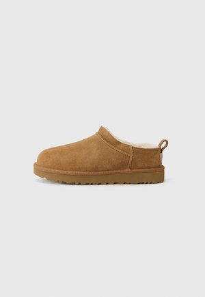 CLASSIC MICRO - Ankle Boot - chestnut