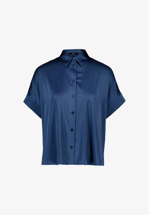 Marineblå satinbluse med korte ærmer, spidse krave og knapper foran.