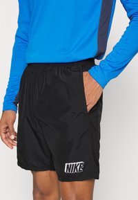 Nike Performance ACADEMY 23 - Pantalón corto de deporte - black white