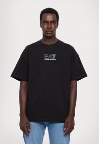 EA7 Emporio Armani UNISEX - T-shirts med print - black