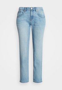 Lichtblauwe denim jeans met een rechte snit, vijf zakken, sluiting met een metalen knoop en subtiele vervaging. De stof heeft een gladde, klassieke textuur.