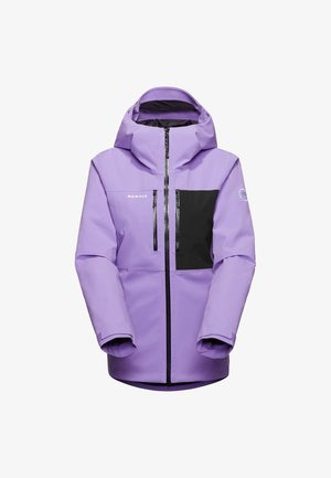 Lilla vandtæt jakke med en sort brystlomme, frontlynlås, justerbar hætte og elastiske manchetter. Glat tekstur og sporty design.