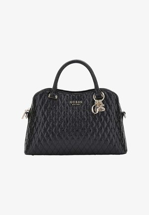 Sac à main noir matelassé avec poignées arrondies, matériel en ton doré, et un charme de logo pendentif. Présente une finition texturée et un motif en diamant.