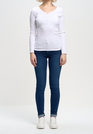 Long sleeved top - white
