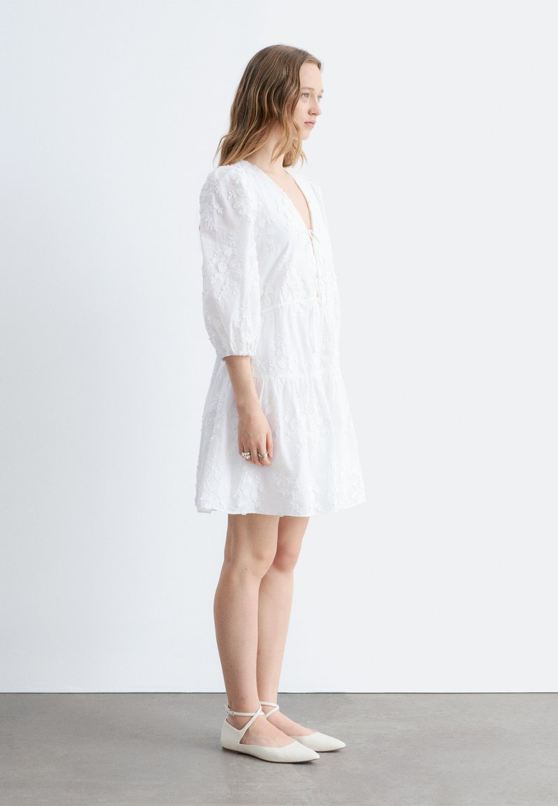 & OTHER STORIES & OTHER STORIES EMBROIDERED MINI DRESS - Day dress - white  - Zalando.ie