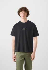 Jack & Jones JCOREFLECT TEE CREW NECK UNISEX - T-shirts med print - black