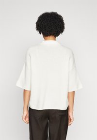 Gestuz ALPHAGZ TEE CARDIGAN - Paprasti marškinėliai - ivory