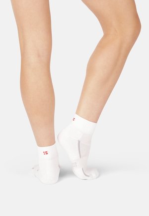Danish Endurance QUARTER 3-PACK - Sports socks - white