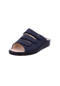 Marineblauwe slipper sandalen met drie verstelbare banden, open teen ontwerp, glad bovenmateriaal en ergonomisch gevormde binnenzool voor comfort.