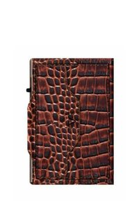 Bruine nepleer krokodillenhuid kaarthouder met een gestructureerd oppervlak, meerdere sleuven en een metallic randaccent. Functioneel en compact design.