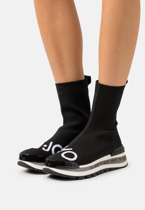 AMAZING - Classic ankle boots - black