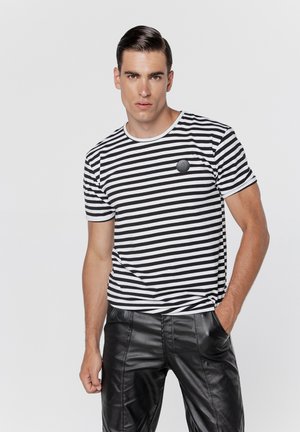- T-shirt z nadrukiem