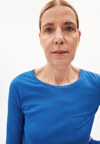 ARMEDANGELS ENRICCAA SOFT - Langarmshirt - warm blue