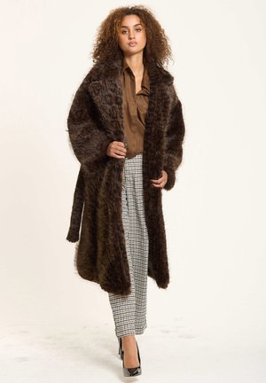 LONG LEOPARD - Winter coat - brown
