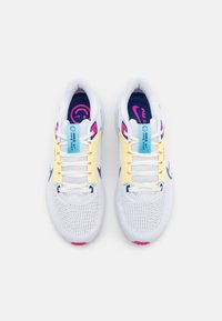 Nike Performance AIR ZOOM PEGASUS 40 - Zapatillas running asfalto - white