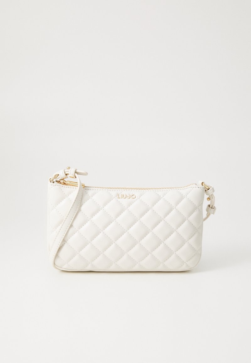 Borsa a tracolla bianca trapuntata, con cerniera dorata e logo, dotata di una tracolla regolabile per versatilità. Texture in pelle liscia.
