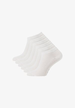 Calze alla caviglia bianche, realizzate in misto cotone, con polsino a coste e texture traspirante, presentate in un set di cinque paia.