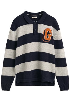 Granatowy i szary sweter w paski z kołnierzykiem polo, długimi rękawami i fakturowanym materiałem. Posiada pomarańczowe logo "G" na klatce piersiowej.