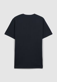 Granatowa bawełniana koszulka z krótkim rękawem, okrągłym dekoltem i gładkim wzorem, o luźnym kroju i miękkiej fakturze.