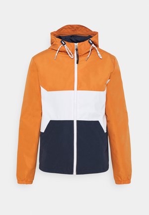 Bunda s barevnými bloky v oranžové, bílé a námořnické modři. Kapuce se stáhovací šňůrkou, přední zip a dvě velké boční kapsy.