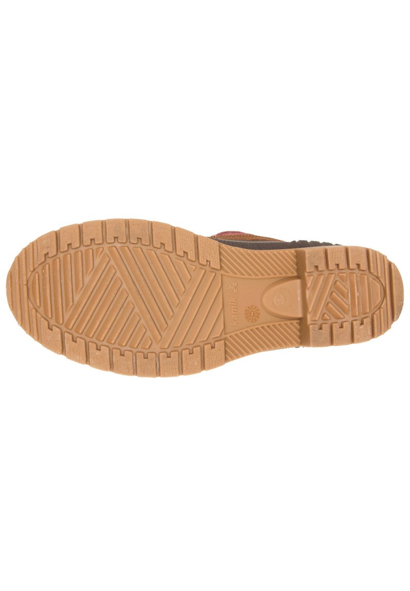 Gummisohle Stiefel mit einer strukturierten, gemusterten Laufsohle. Dunkles Obermaterial mit kontrastierenden helleren Akzenten, das ein robustes Design aufweist.