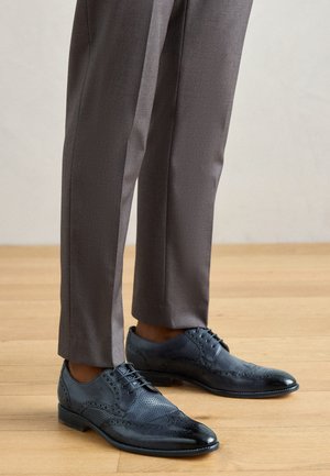BOBBY 5 - Derbies & Richelieus - navy/rich tan