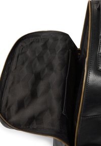 Saddler Ryggsäck - black