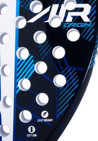 Schwarzes Paddle mit blauen geometrischen Mustern und mehreren Löchern. Enthält Symbole für "leicht" und "weiches EVA"-Material.