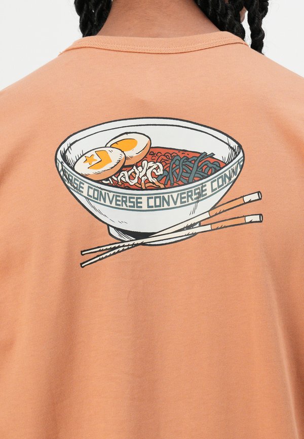 LOCAL RAMEN - Print T-shirt - clay court3