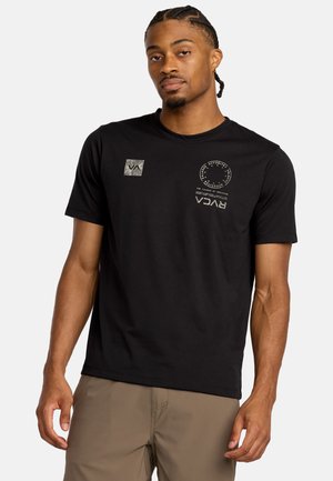 - T-shirt z nadrukiem