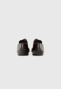 Calvin Klein HYBRID CUP WALLABEE - Stringate eleganti - bordeaux/grey