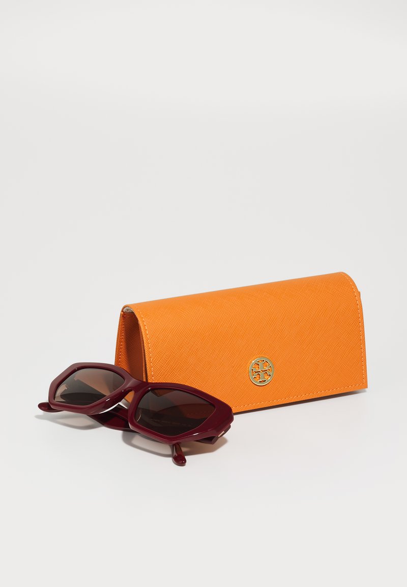 Tory Burch Sunglasses - berry red/red - Zalando.ie display picture 3