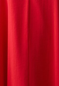 Unausgewählt, red