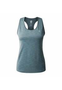 Ein hellblaues Sporttanktop mit Rundhalsausschnitt, Racerback-Design und strukturiertem Stoff mit dezenten horizontalen Streifen. Logo auf der Brust gedruckt.