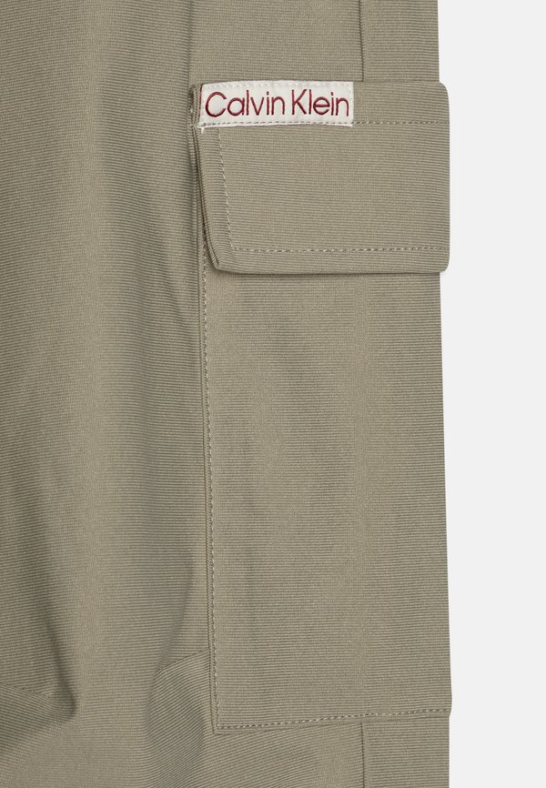 PARACHUTE DRY KNIT PANTS - Cargo trousers - laurel oak2