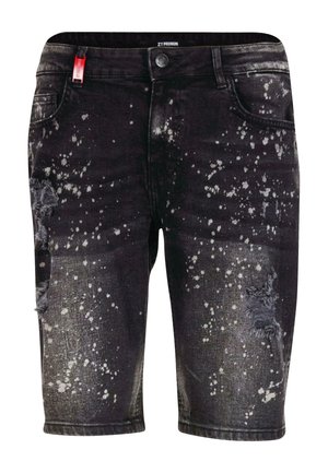 Pantaloni shorts in denim nero con un design strappato, motivi di schizzi bianchi, bordi sfilacciati e chiusura con bottone frontale.