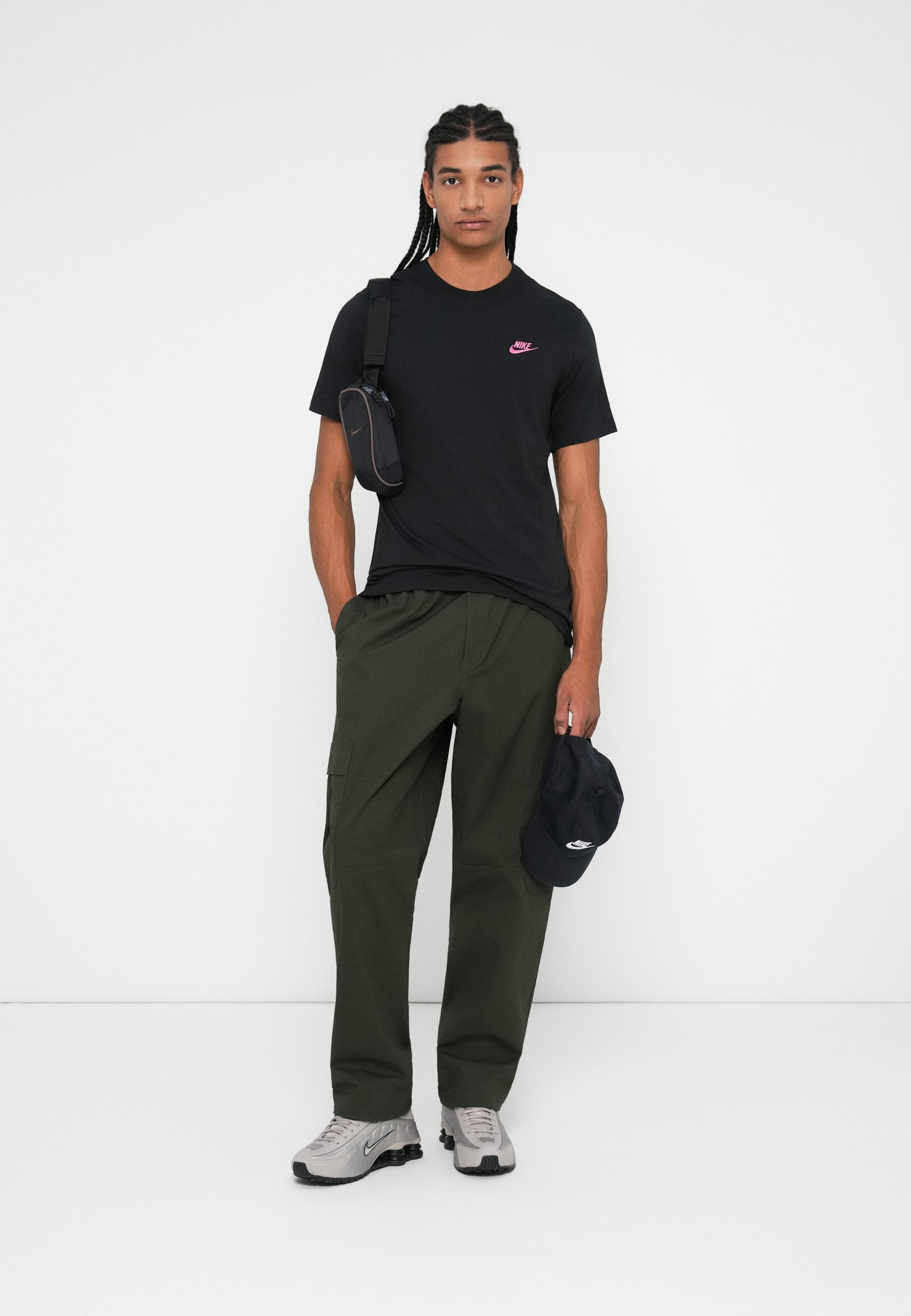 Nike Sportswear CLUB TEE - Basic T-shirt - black/pink/black