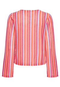 Bluză tricotată cu mâneci lungi, cu dungi verticale în roșu, roz, mov și verde, prezentată din spate pe un fundal alb.