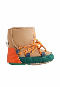 Braune, wasserdichte Stiefel mit orangefarbenen Schnürsenkeln und blauen Akzenten. Verfügt über strukturiertes grün-orangefarbenes Paneel, gepolsterten Kragen und eine robuste Sohle.