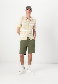 Thumbnail Image 2