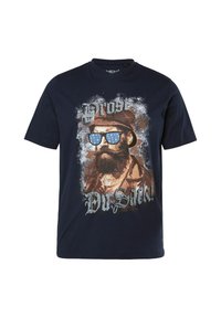 Námořnická modrá bavlněná tričko s grafikou vousatého muže ve slunečních brýlích, s opotřebovaným textem "Prost" a "Du Sack!"