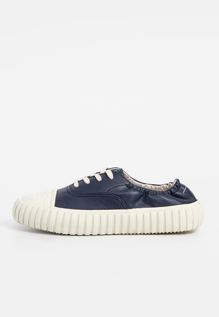 MM6 Maison Margiela Sneakers laag donkerblauw MM6 Maison Margiela Sneakers laag donkerblauw